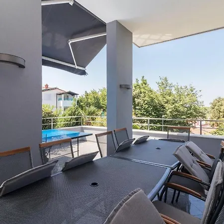5 Bedroombeautiful In Holiday home *