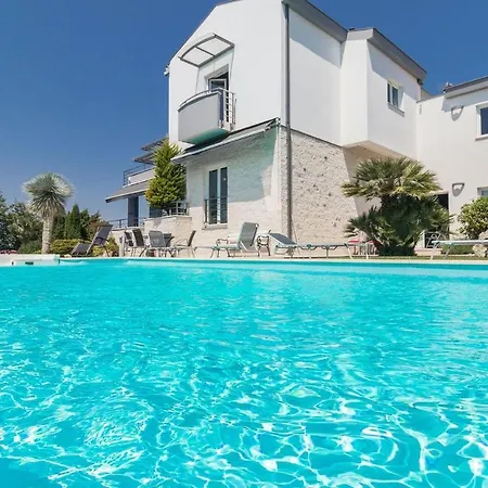 5 Bedroombeautiful In *