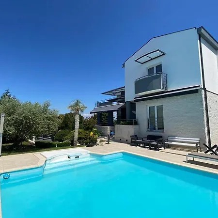 5 Bedroombeautiful In *