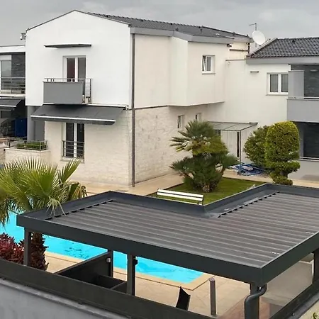 5 Bedroombeautiful In Holiday home Pula